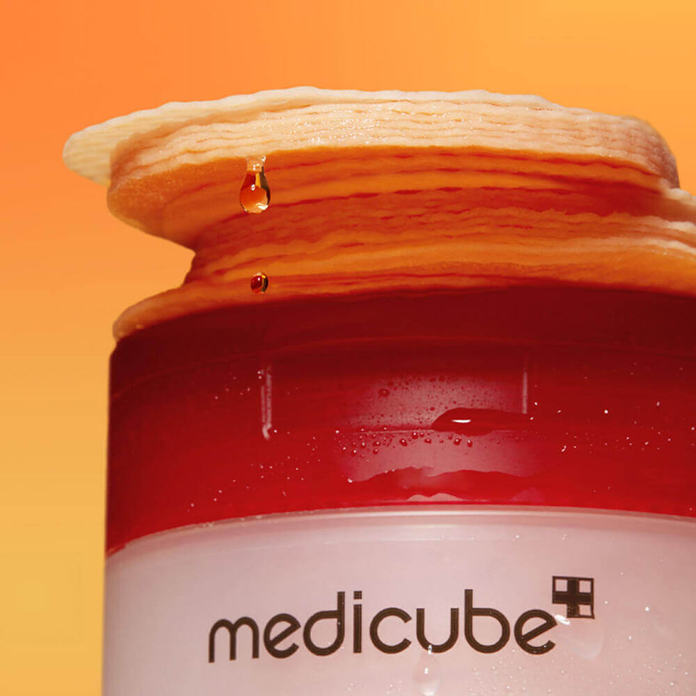 Thumbnail: Medicube Red Succinic Acid Peeling Pad, 70 pcs