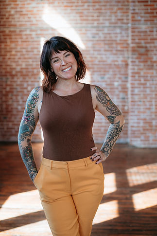 2Amy-Lynn-Miller-RootsandKeys-STL-111124-72.jpg