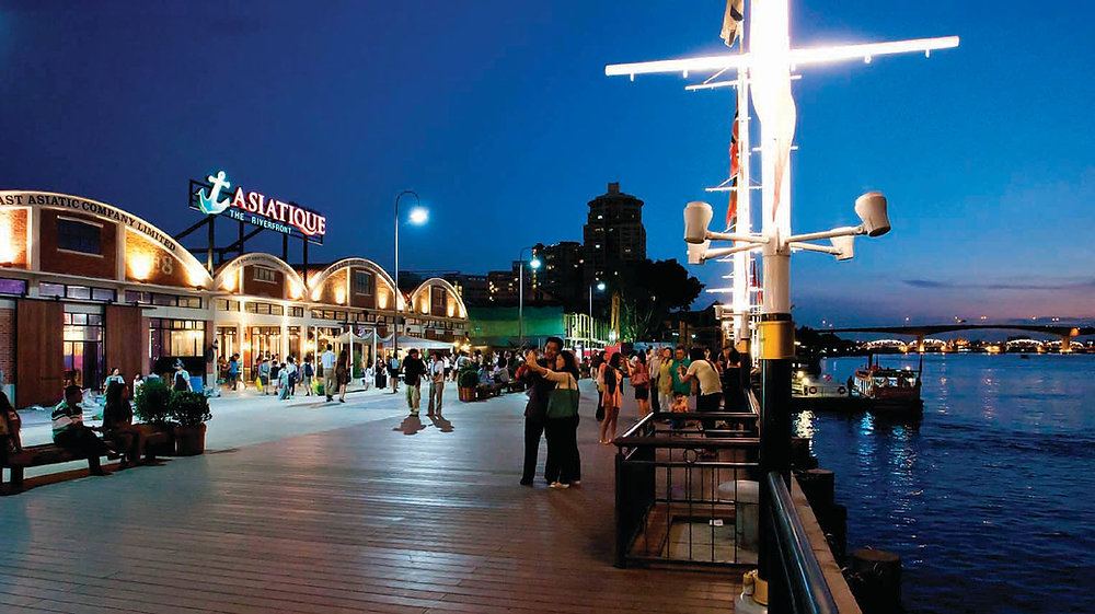 DEPARTMENT STORE, DEATH OR REBORN?