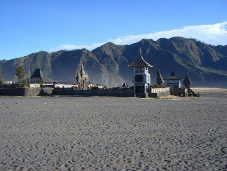 Larangan Di Gunung Bromo