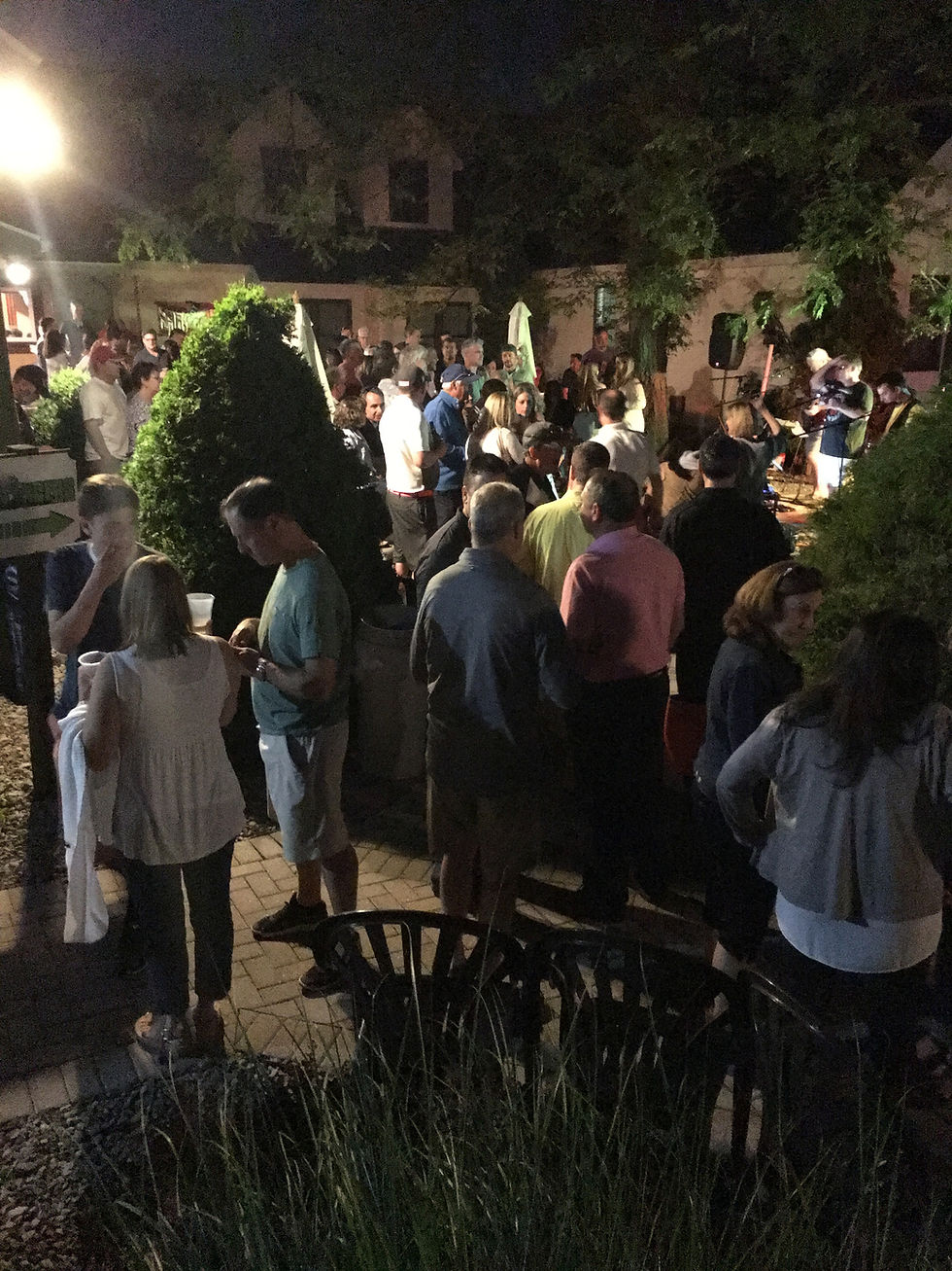 Party on the Patio at Stingers Pizza Pub