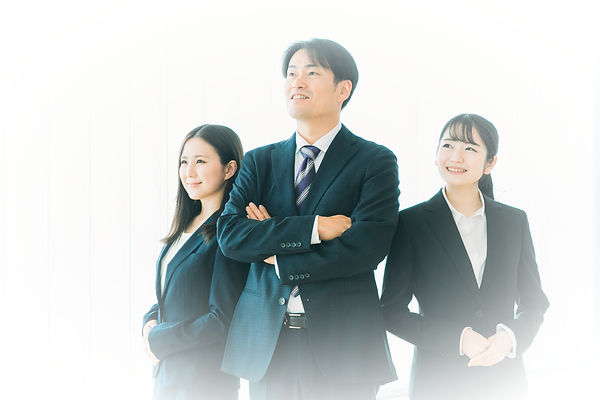 笑顔の男女