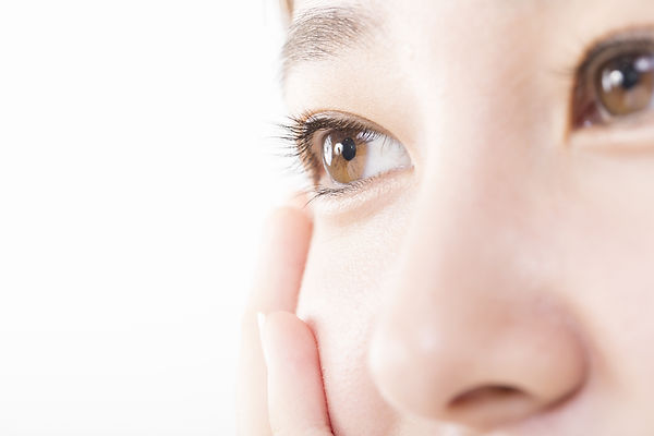 眼の綺麗な女性