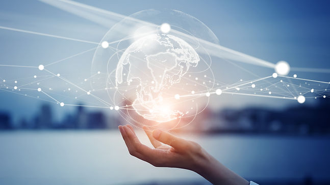 手のひらに地球のイメージ