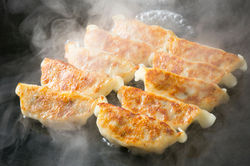 餃子の焼きあがり