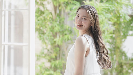 笑顔の女性