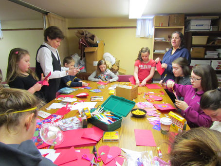 CCD Youth Make V-Day Cards for Veterans