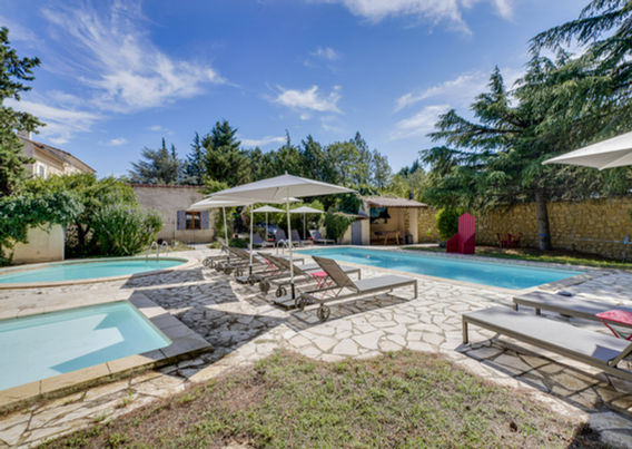 Grande piscine au Mas Saint-Gens, maison de vacances en Provence