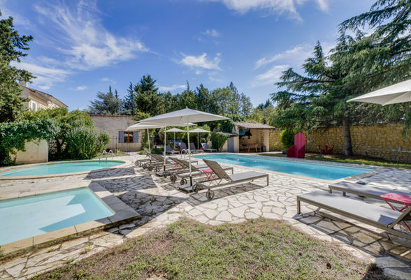 Grande piscine au Mas Saint-Gens, maison de vacances en Provence
