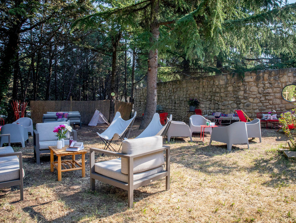 Lounge area at Mas Saint-Gens holiday rental in Provence, gîte in Carpentras, Vaucluse, guest house with heated pool in Luberon and Ventoux