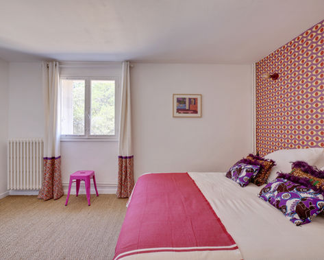 Chambre rouge au Mas Saint-Gens, grand gîte de Carpentras