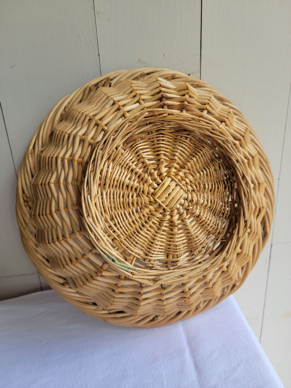 Miniature : corbeille ronde en osier vintage