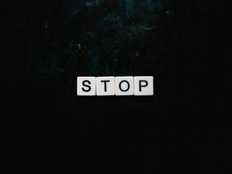 Stoppe negative Gedanken.