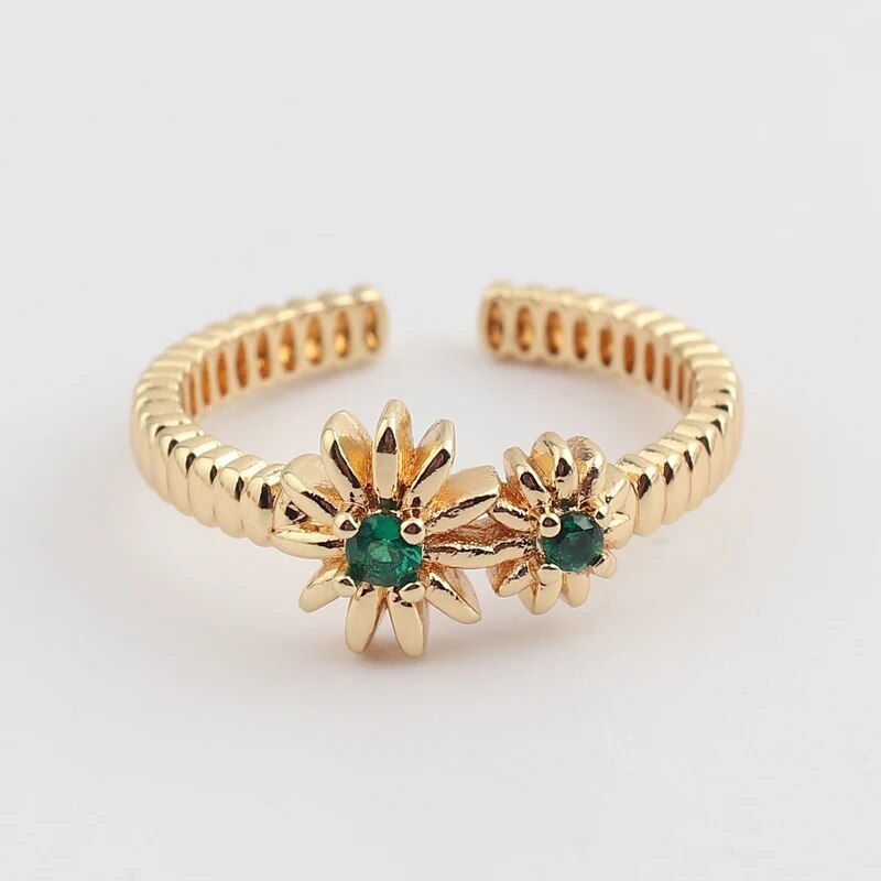 Thumbnail: Regal Green Stone Rings: Elegant Vintage 18K Gold-Plated Rhinestone Jewelry 