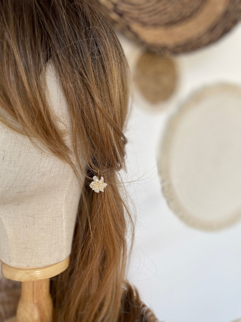 Miniature : bo boucles d'oreilles hill flower signée élégante fleurs séchées et stabiliséeshaut de gamme