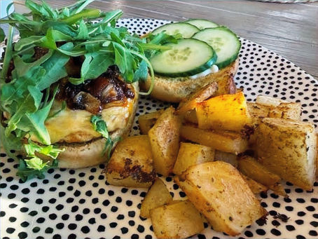 Delicious and unique: Chicken burgers with kimchi bacon jam.
