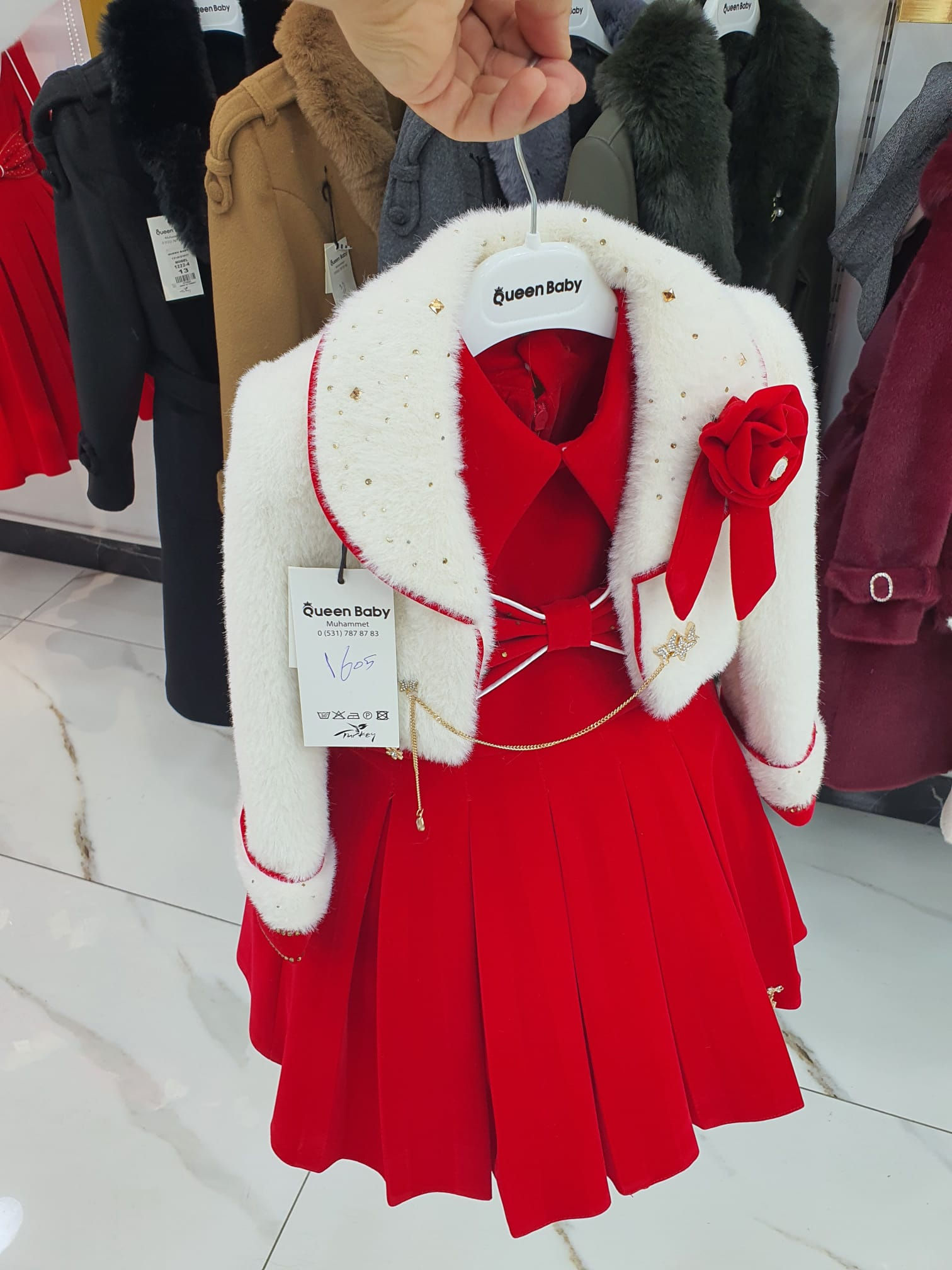 Queen girl set pancho dress jumper bag socks