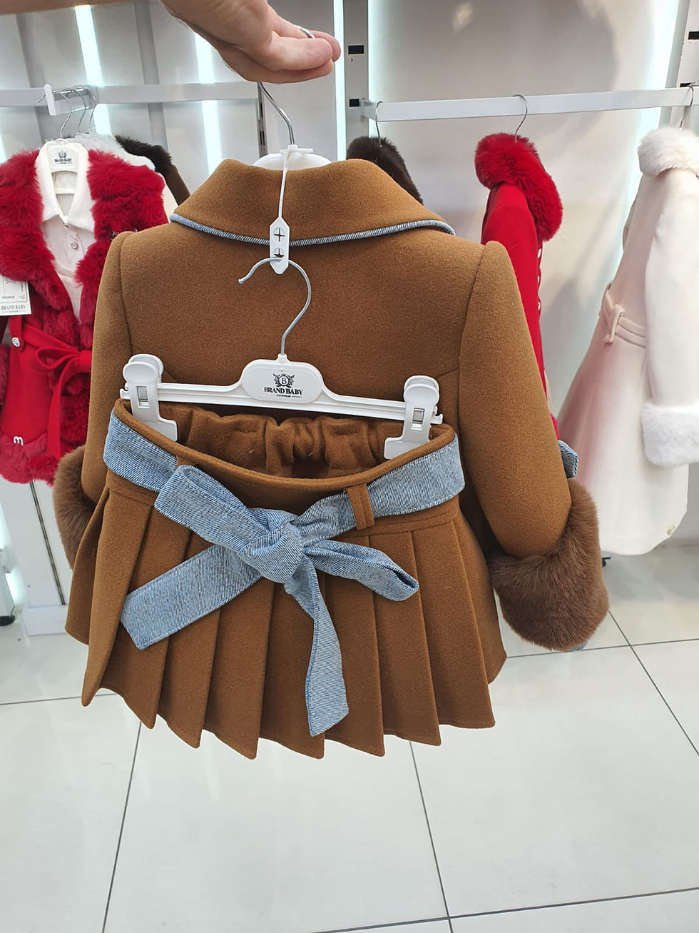 Thumbnail: 605 Brand girl jacket skirt blouse