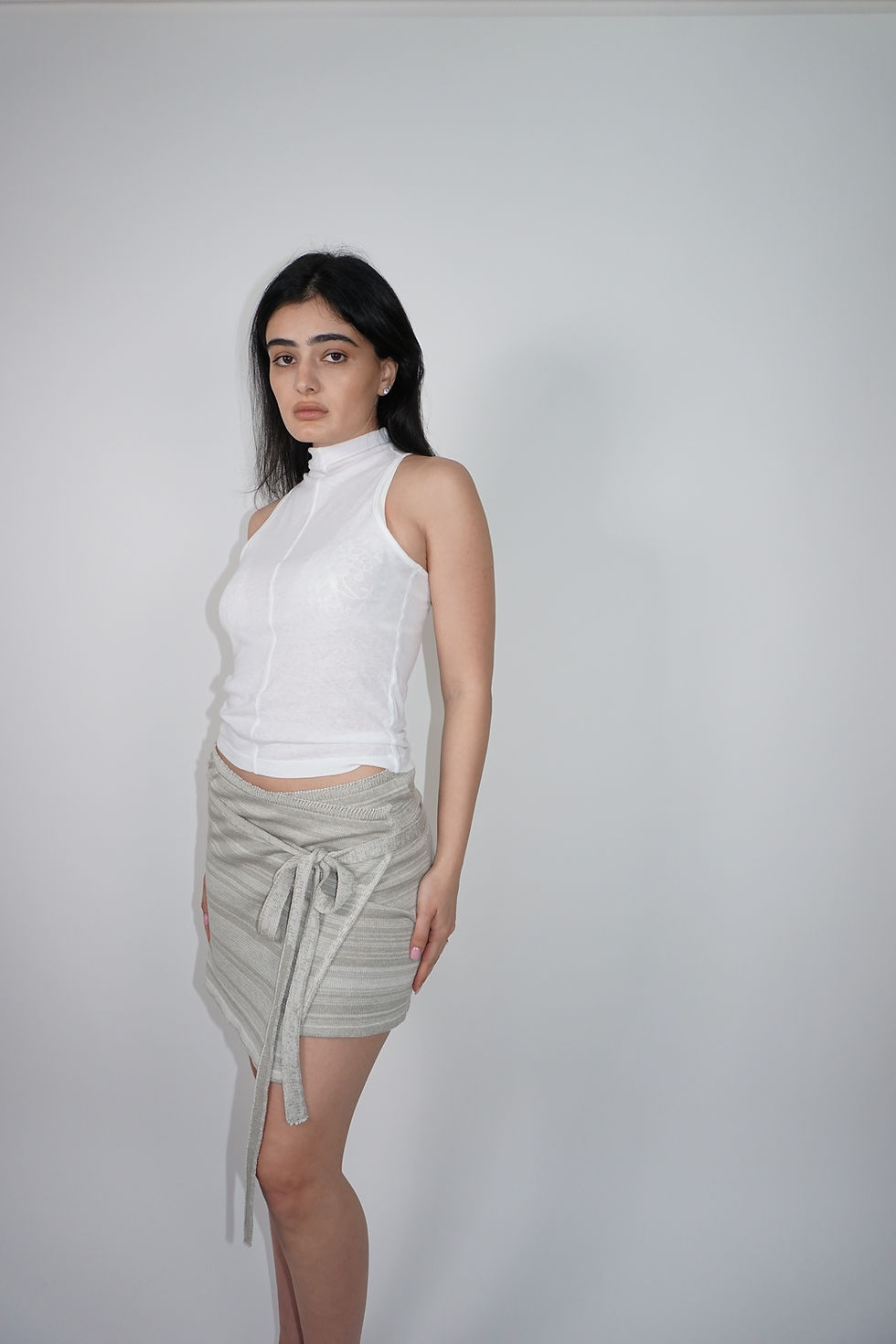 תמונה ממוזערת: Wrap Knitted Mini Skirt | Stone Melange