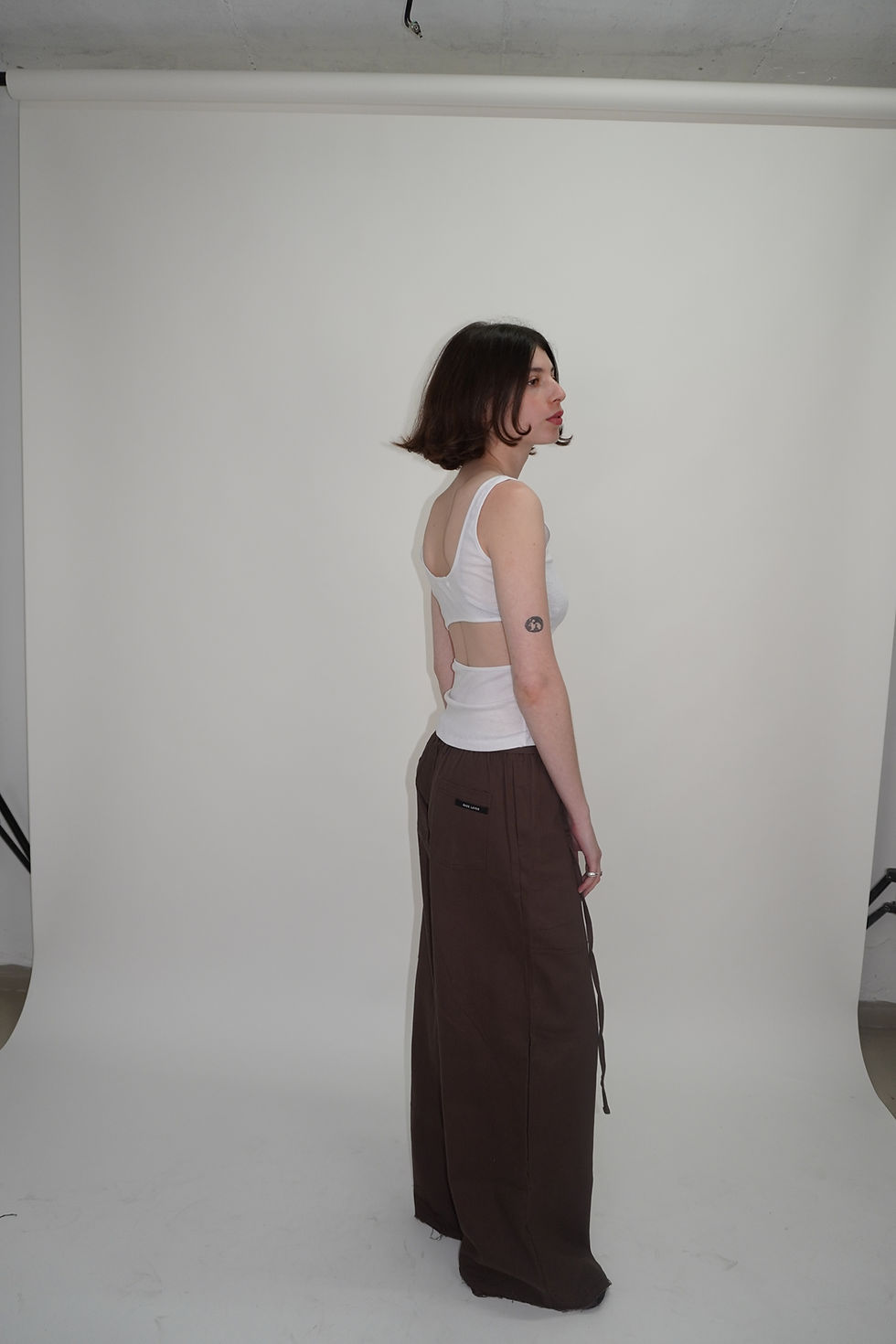 תמונה ממוזערת: Open Back Tank-Top | White