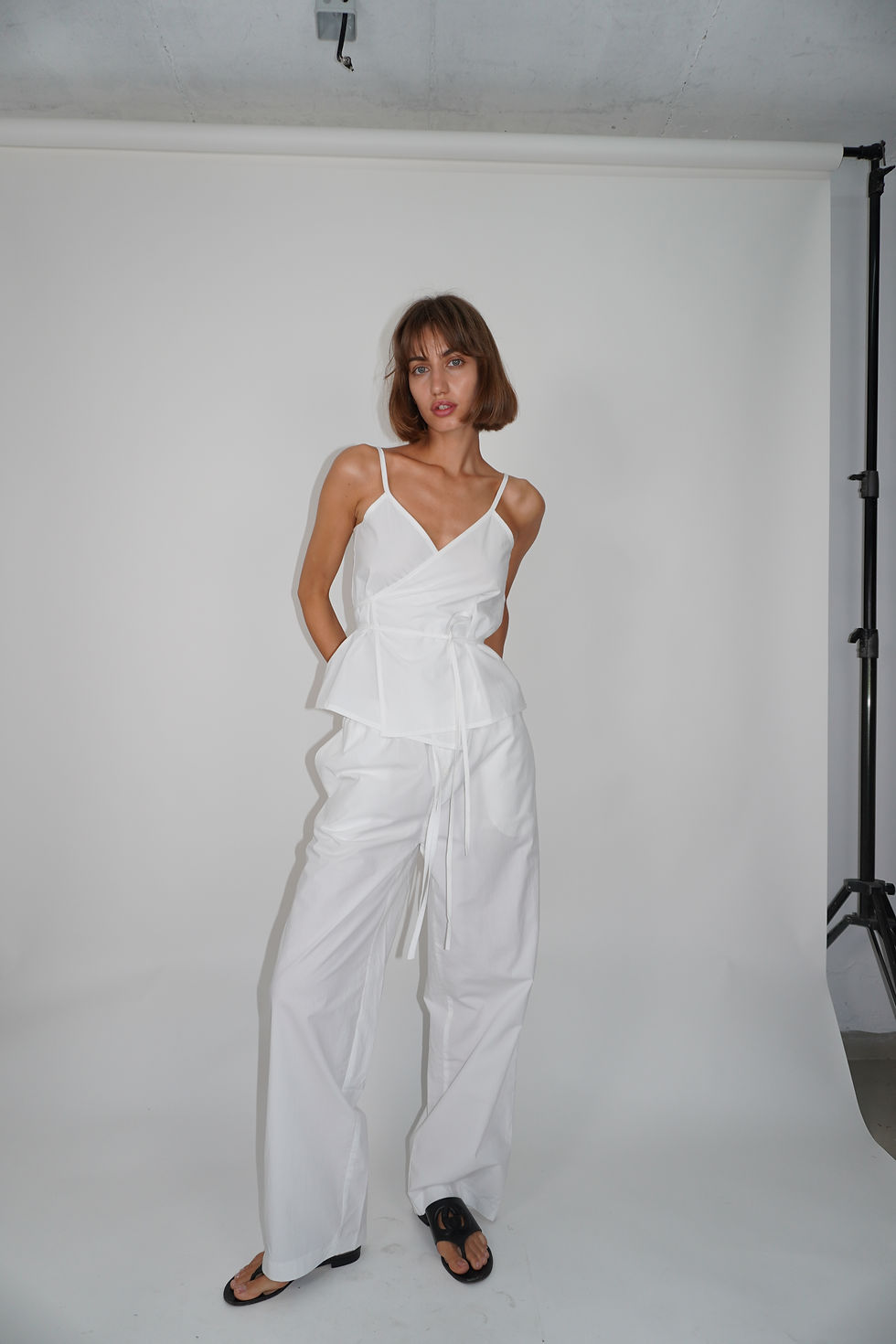 תמונה ממוזערת: Wrap Cotton Tank | White