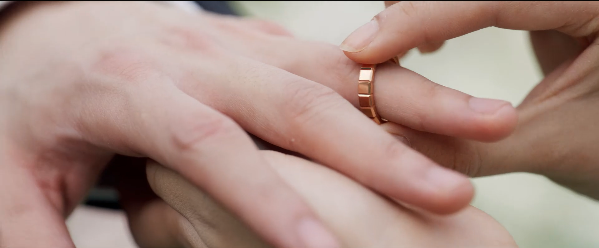 Shen Xifan and He Suye exchange Chopard Ice Cube wedding rings