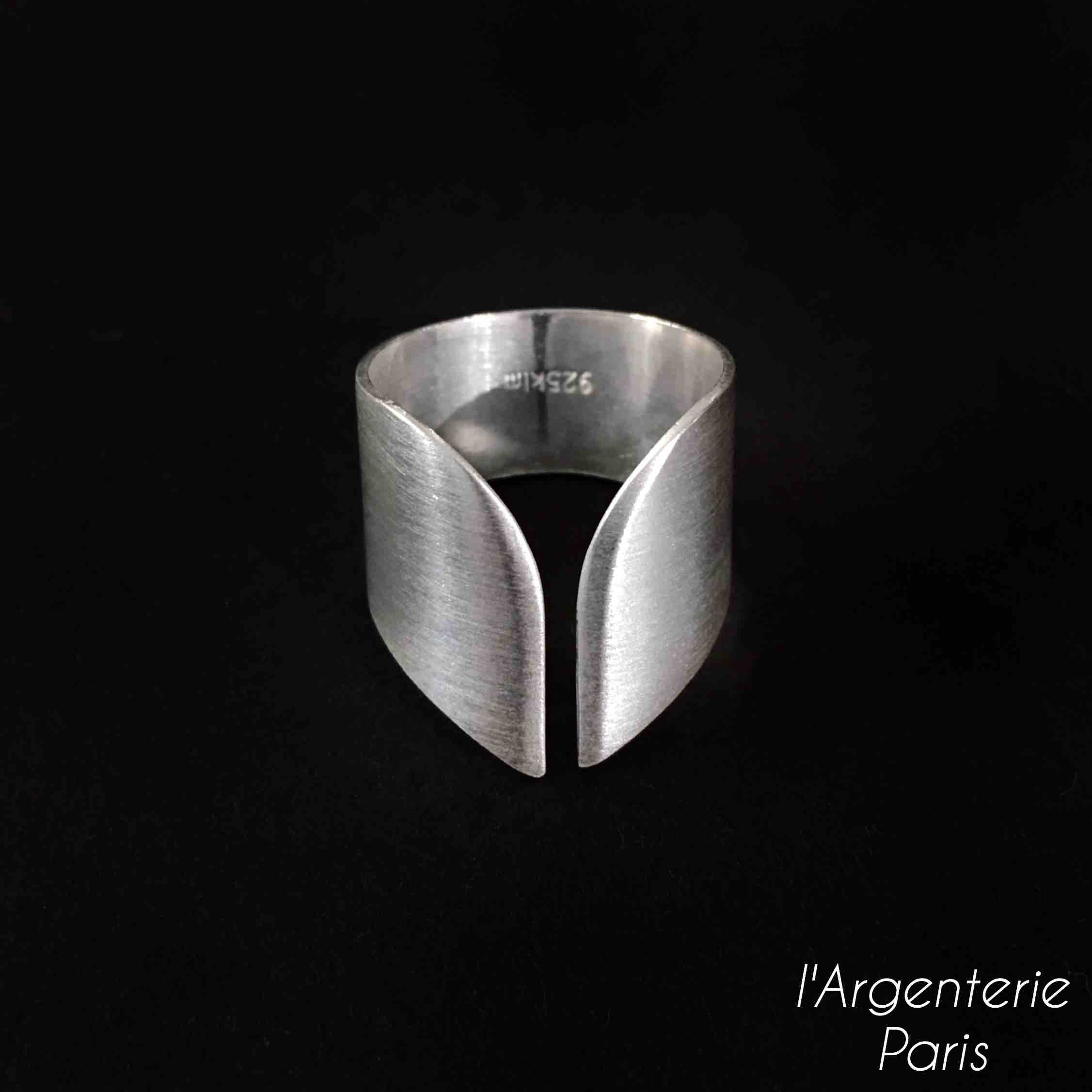 Bague design argent sablé