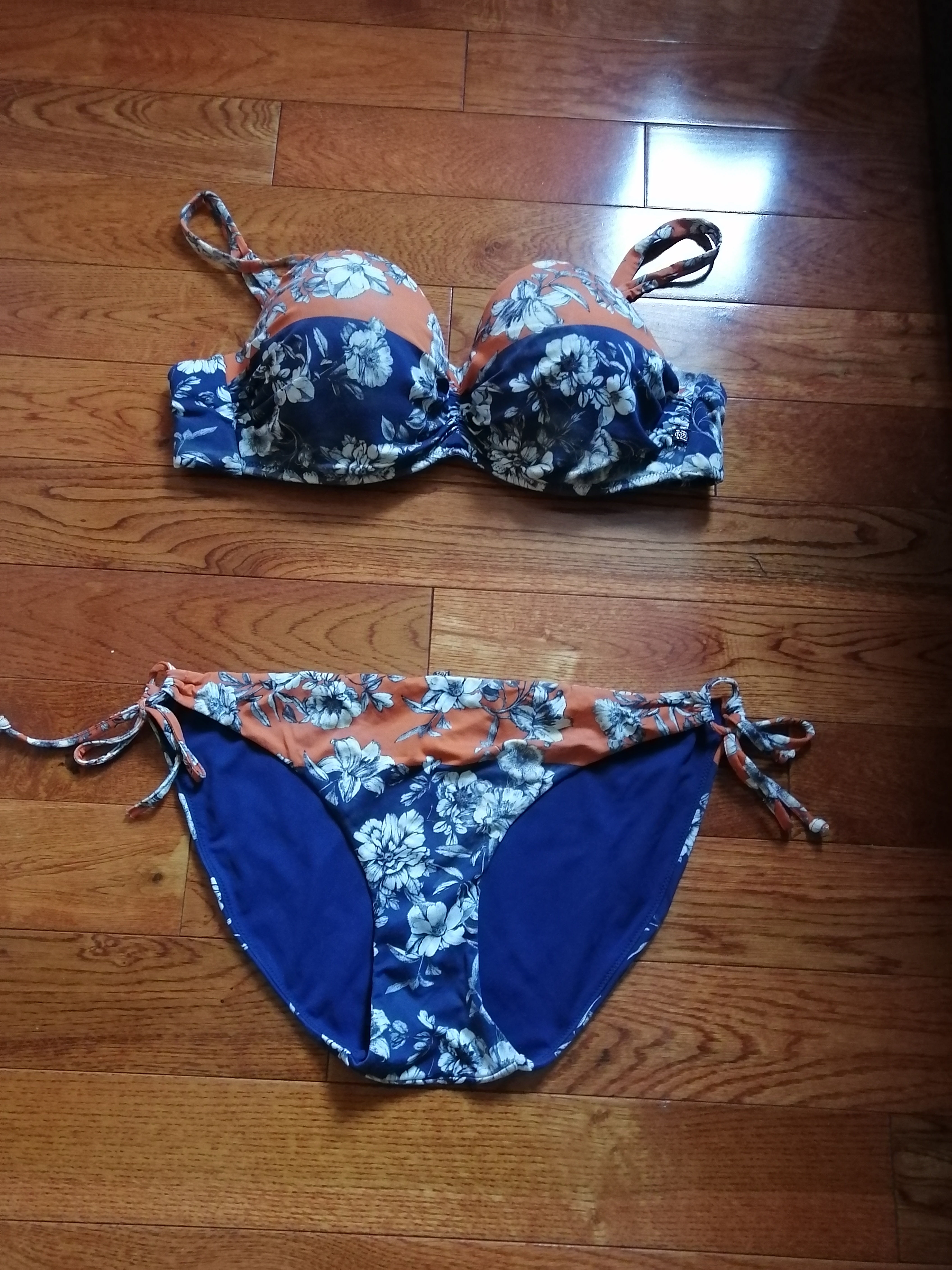 Swimsuit / Maillot de bain  XL