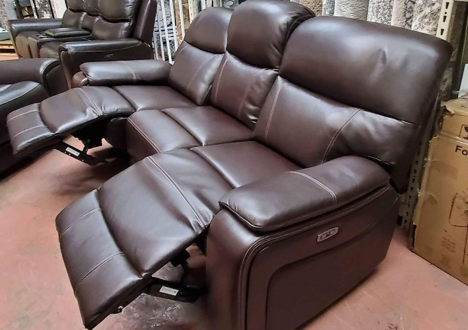 Thumbnail: New Fallon Leather Power Reclining Sofa with Power Headrests