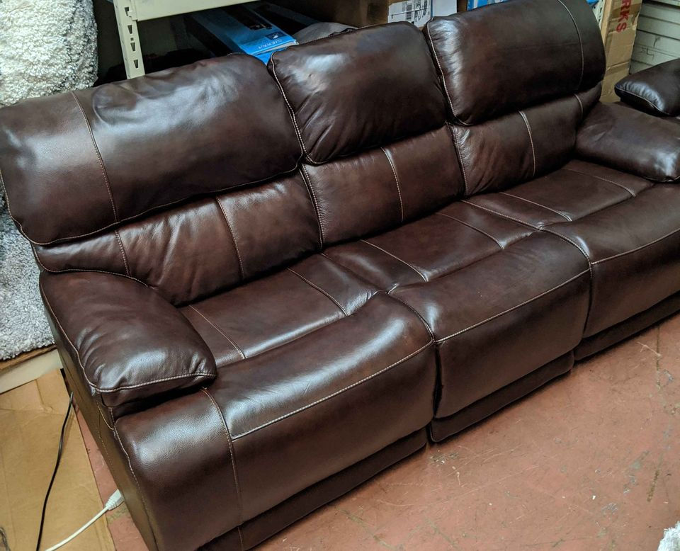 Simon li power sofa 2025