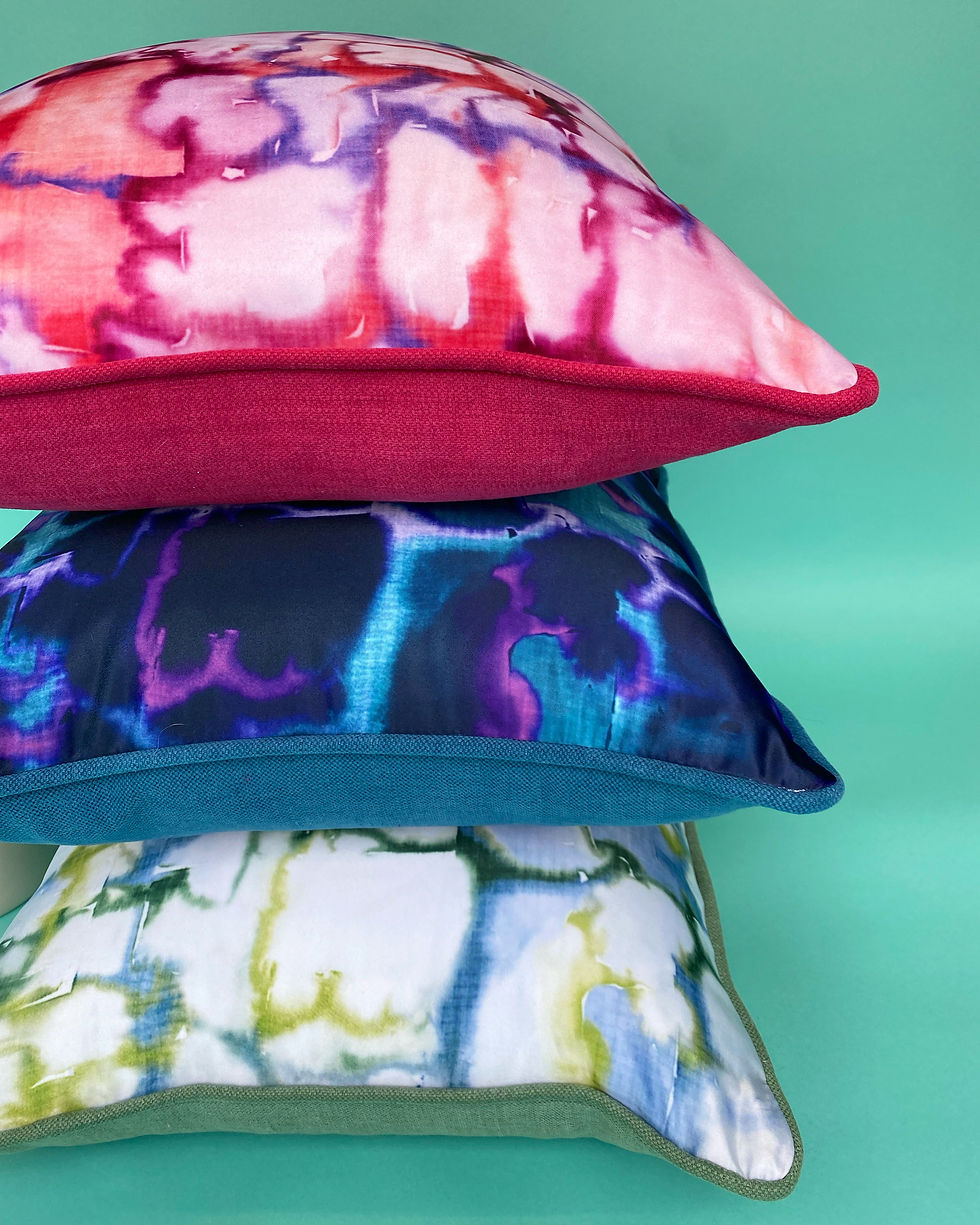 Luna Medium Piped Cushions