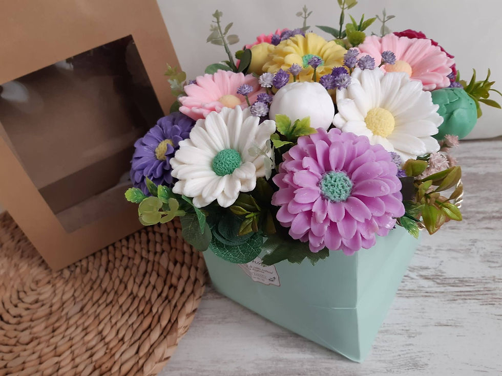Miniatura: Arreglo floral de crisantemos de jabón