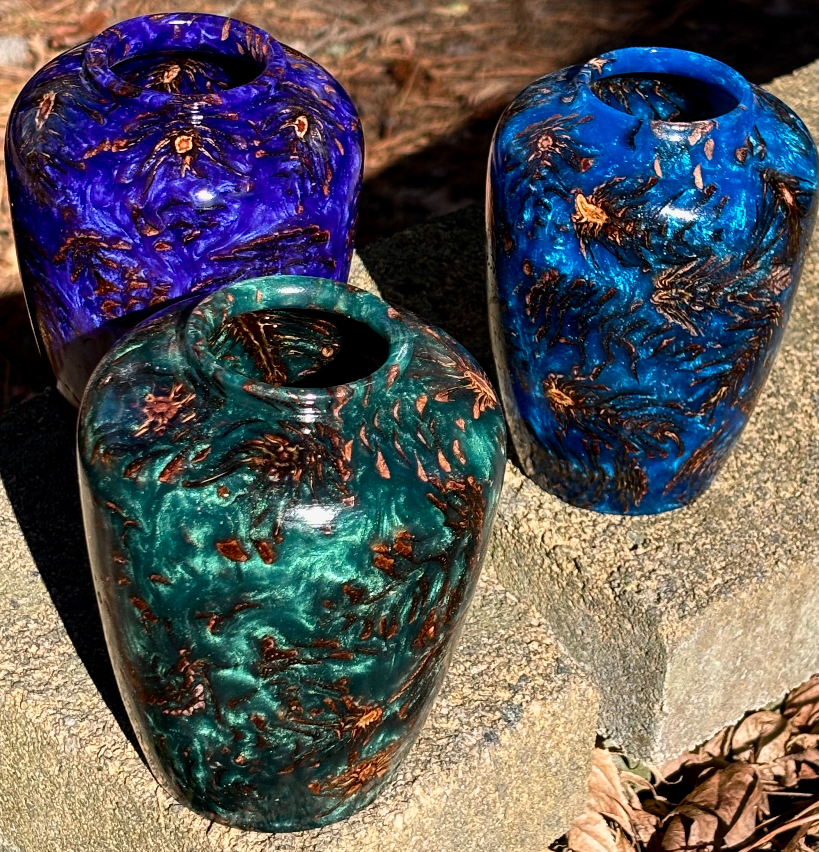 Mini pinecone vase in dyed resin