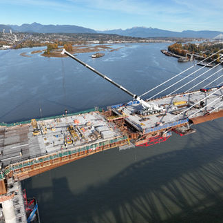 Aerial view of the stal̕əw̓asəm Bridge.