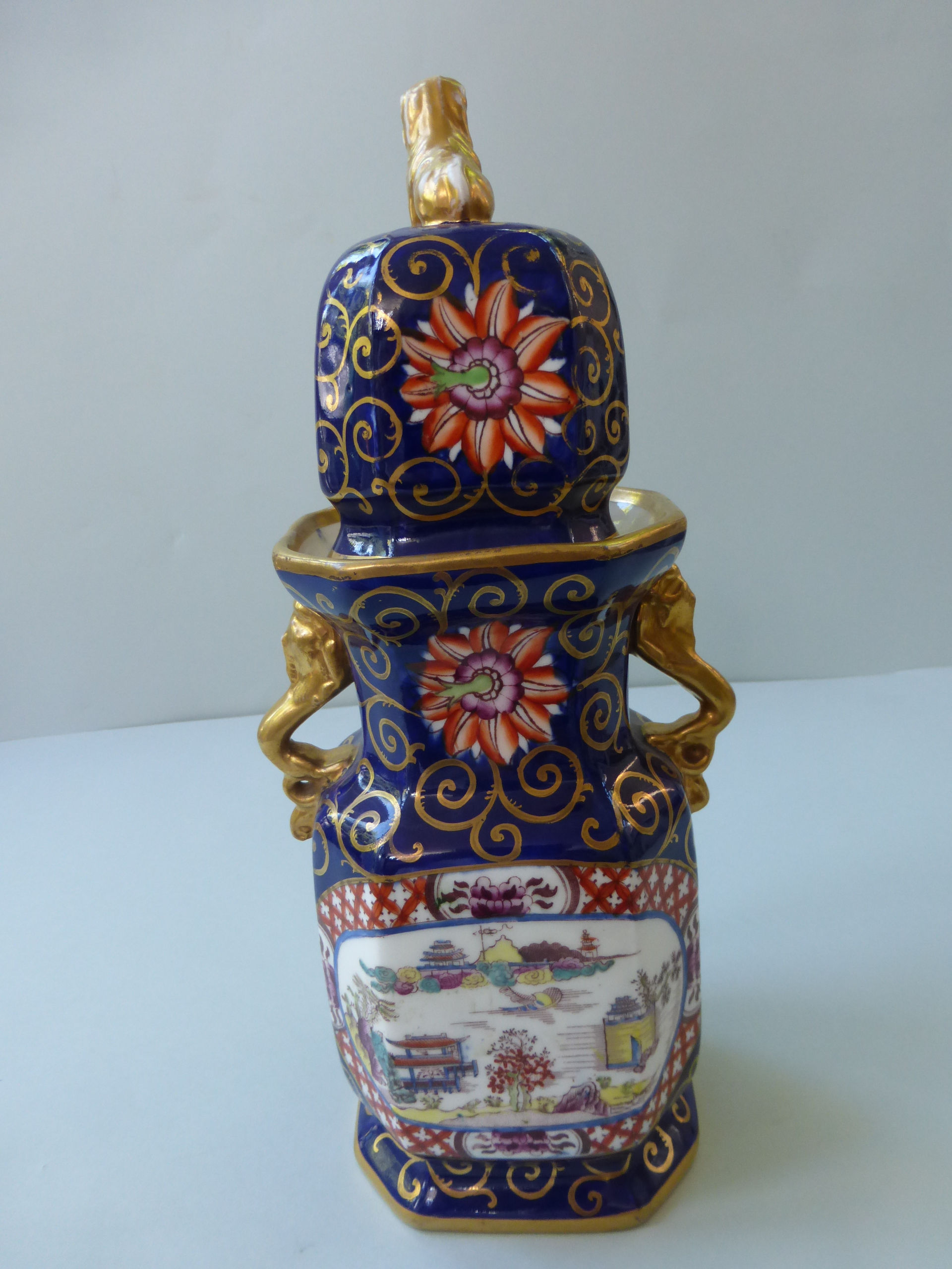 19THC MASONS STAYLE VASE AND COVER CHINESE TASTE