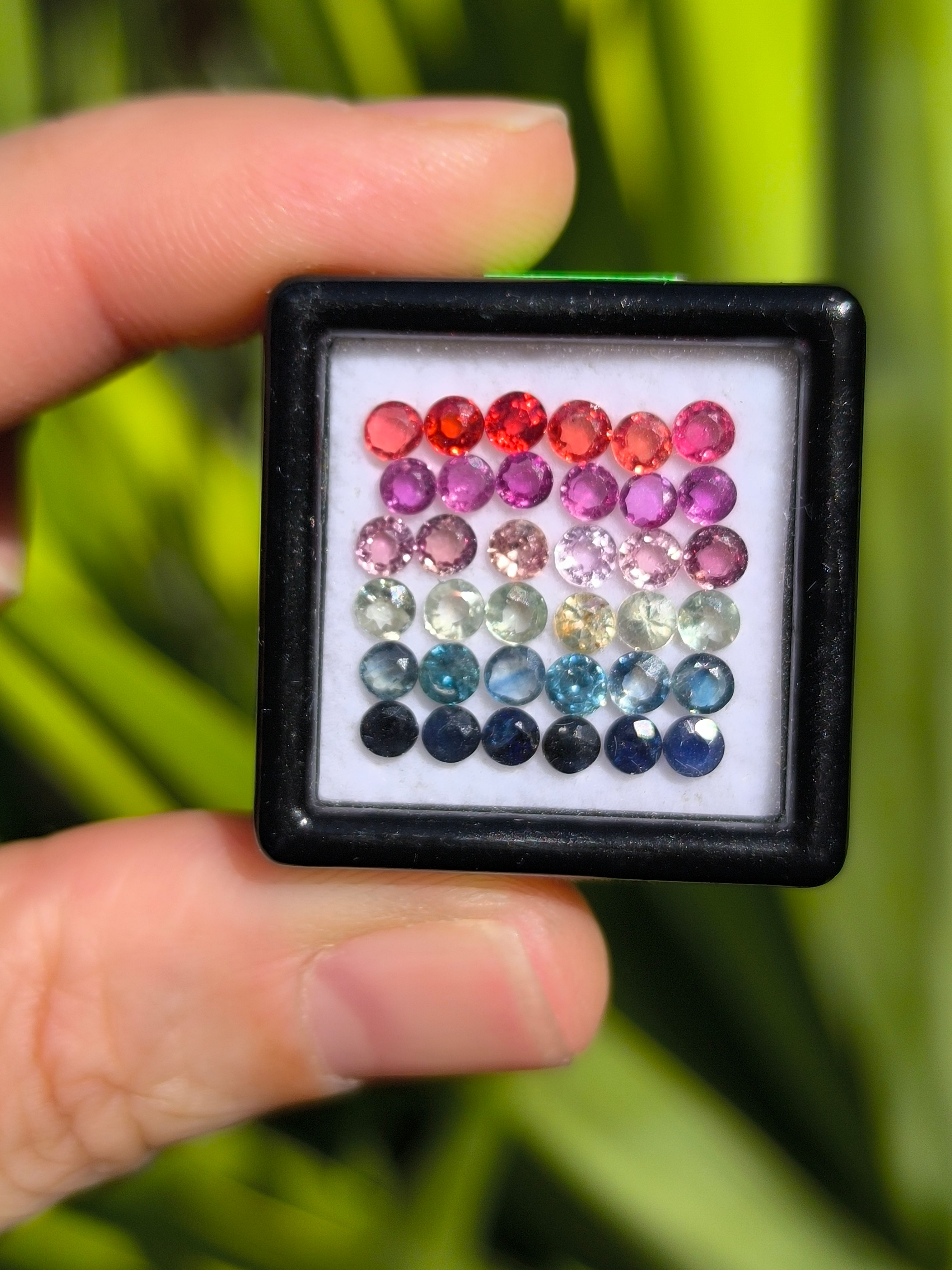 Lote multicolor (4.) 36 piedras de 3.0mm. de diametro