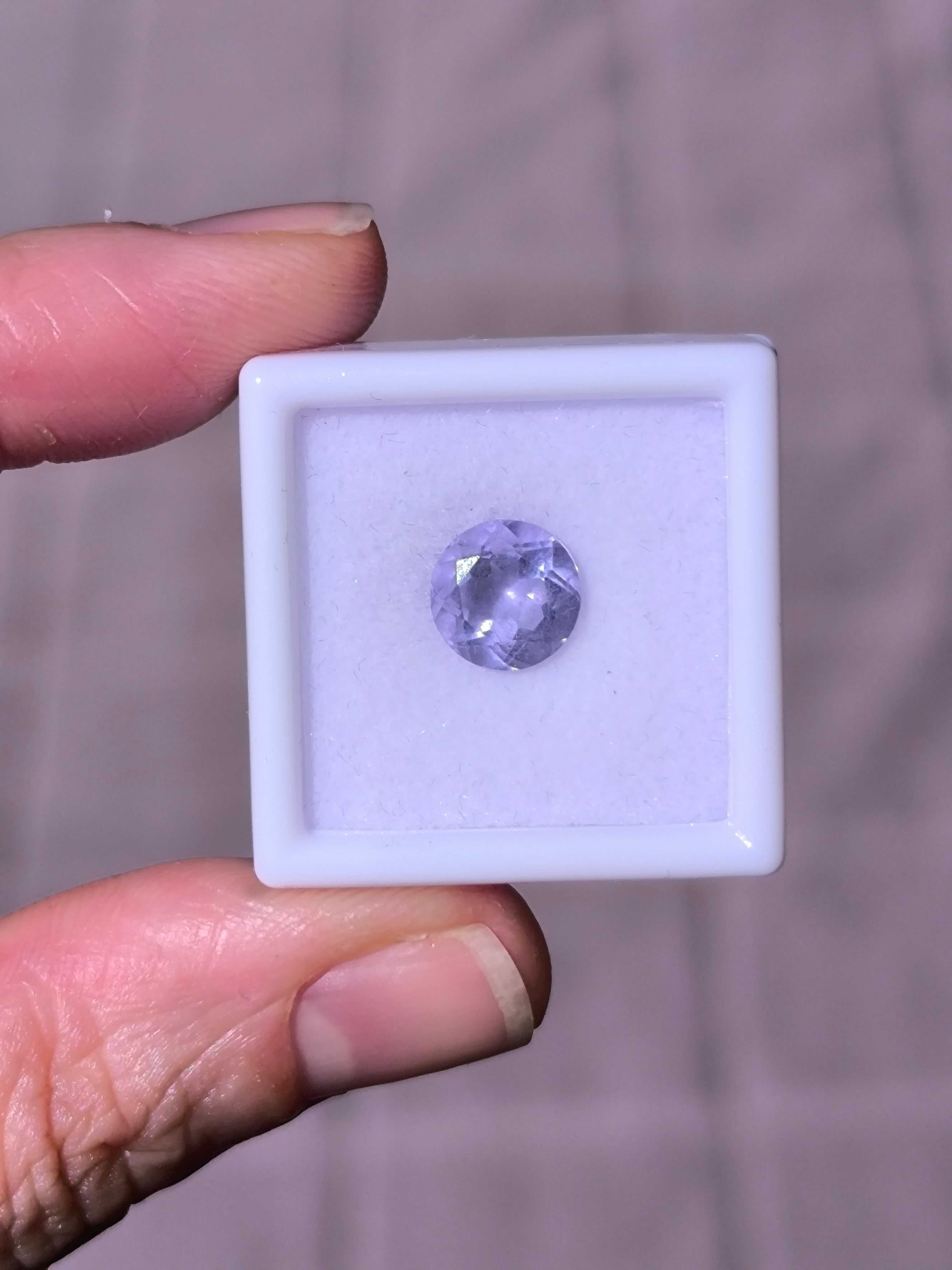 Fluorita 2,65ct. 8,1mm. De diámetro. Corte Redondo. África 