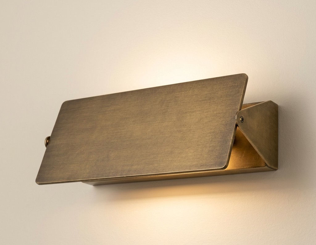 Charlotte Brass Wall Light with Rotating Face – Adjustable Vintage Wall Sconce