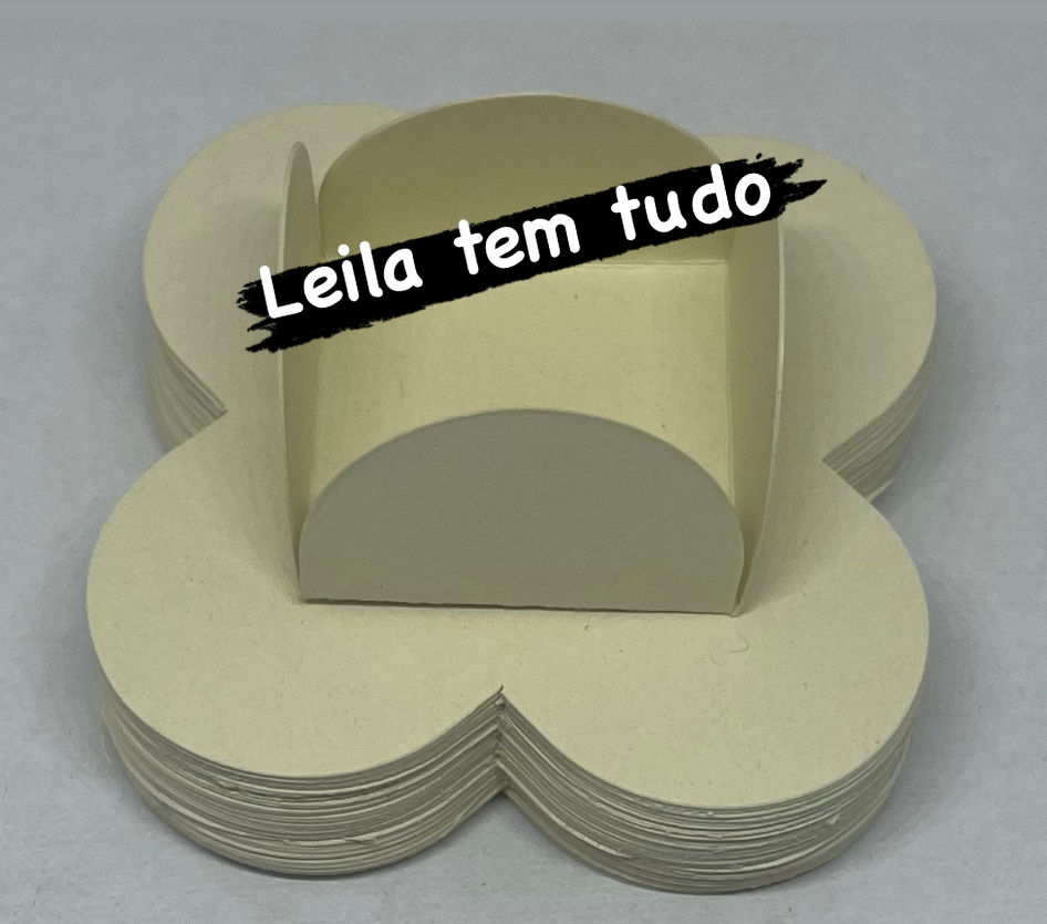 50unds Forminha para doces 4 pétalas de papel. Truffle cases for sweets.🇧🇷