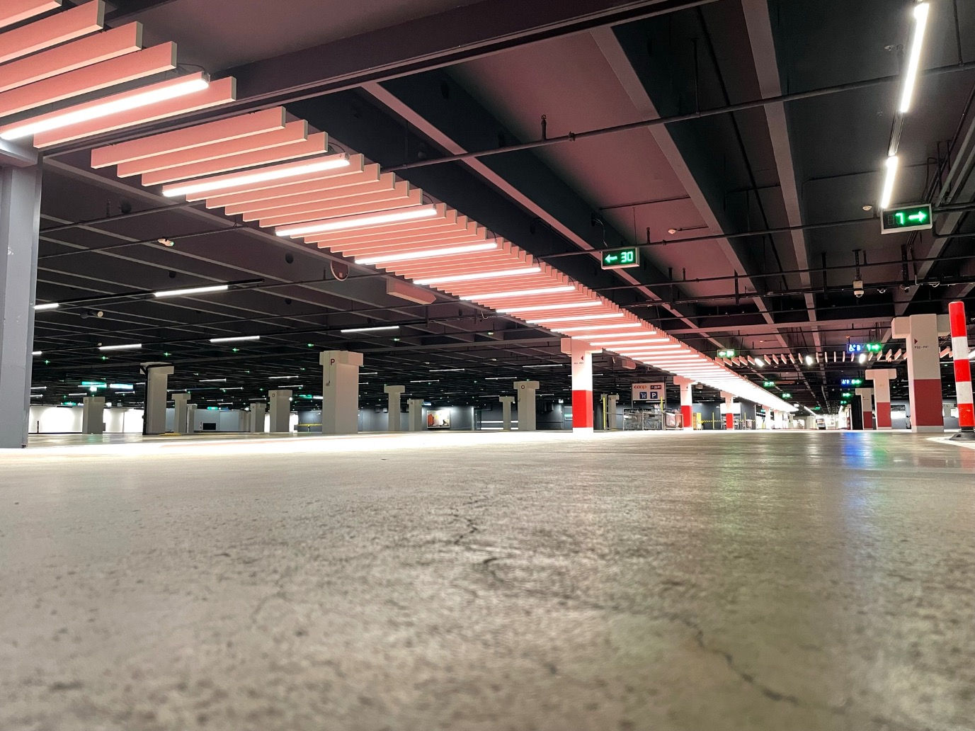 Akustik Tiefgarage Eingang Shopping center