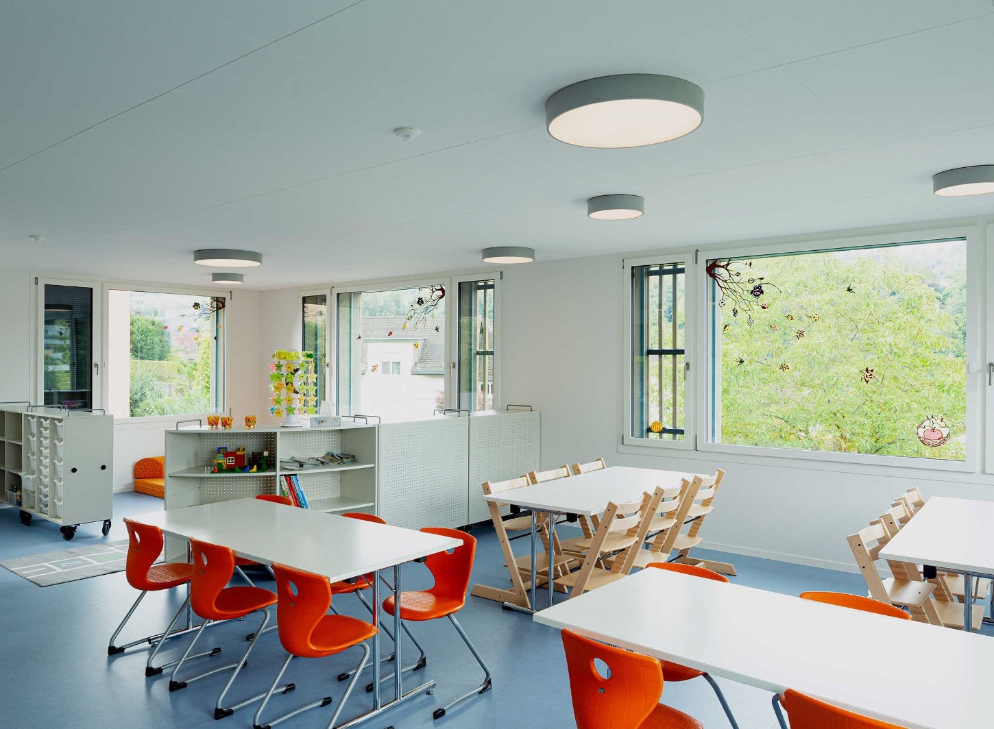 Kinderhort mit akustikdecke