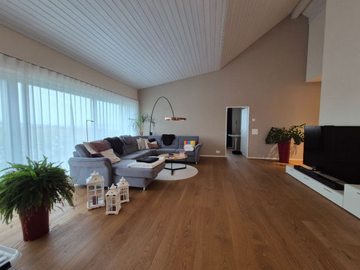 Farbgestaltung und Beleuchtung Wohnzimmer