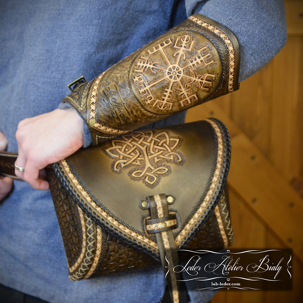 Thumbnail: Gürteltasche "Yggdrasil"