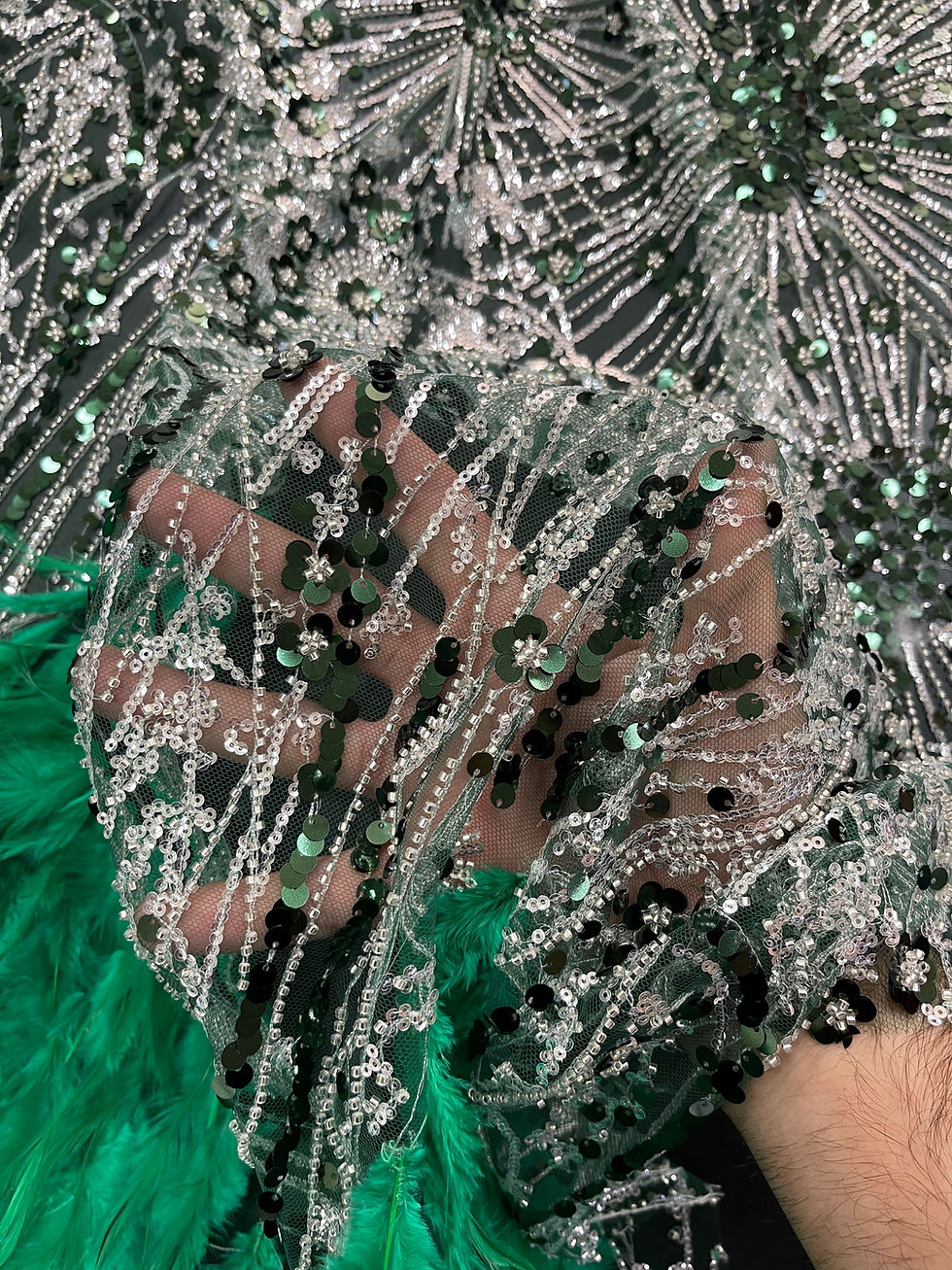 Miniatura: TUL BORDADO C/ PLUMAS VERDE ESMERALDA