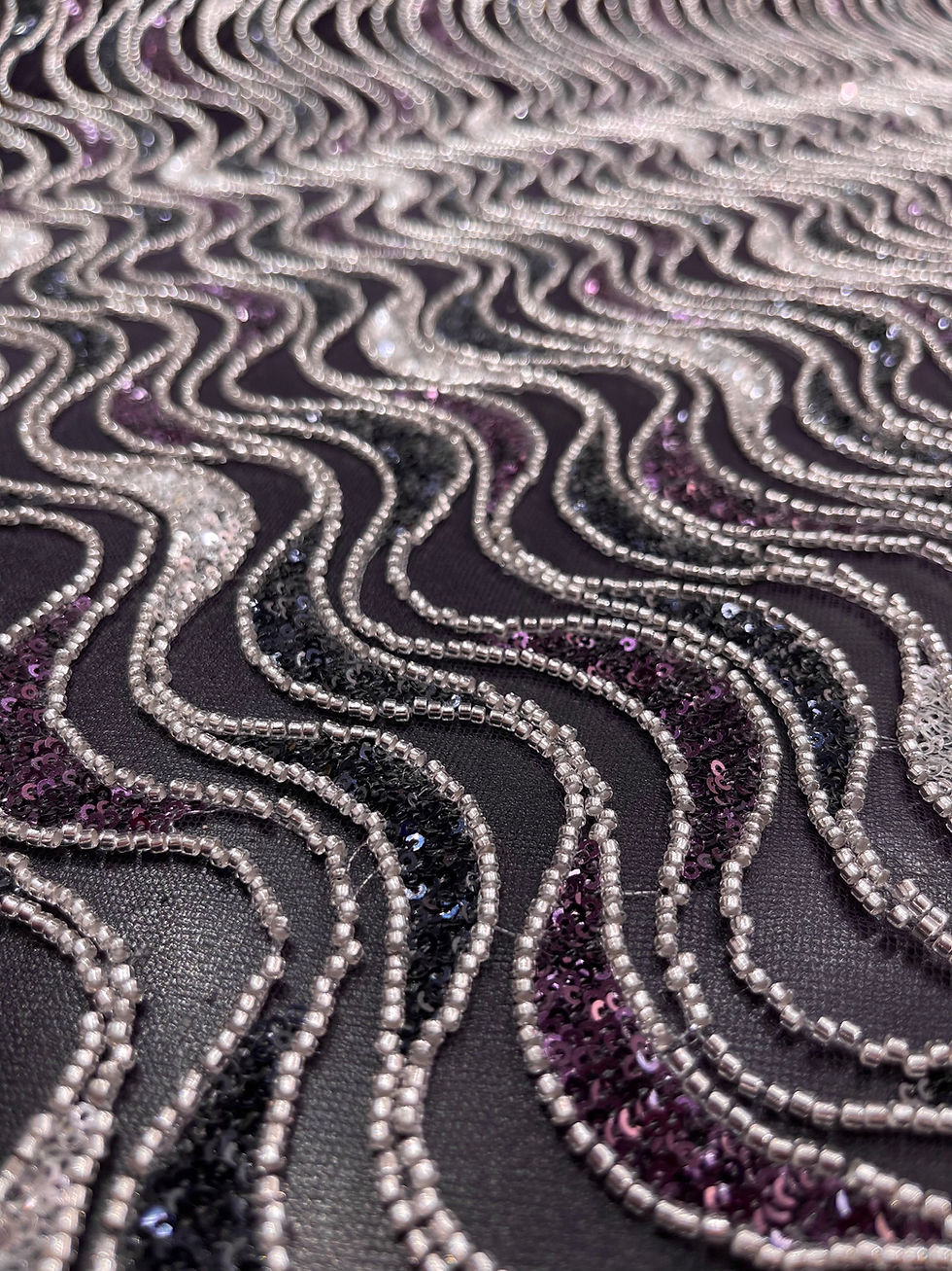 Miniatura: TUL BORDADO MORADO CON PLATA