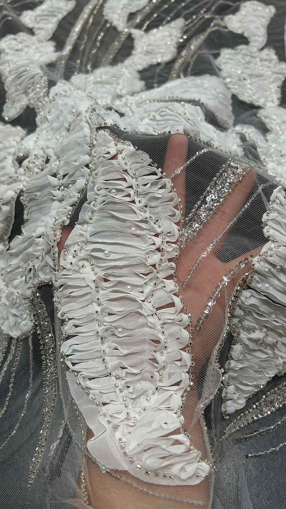 Miniatura: TUL BORDADO OFF WHITE C/ LENTEJUELA PLATA