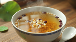 一碗健脾利水嘅赤小豆薏米湯,紓緩水腫