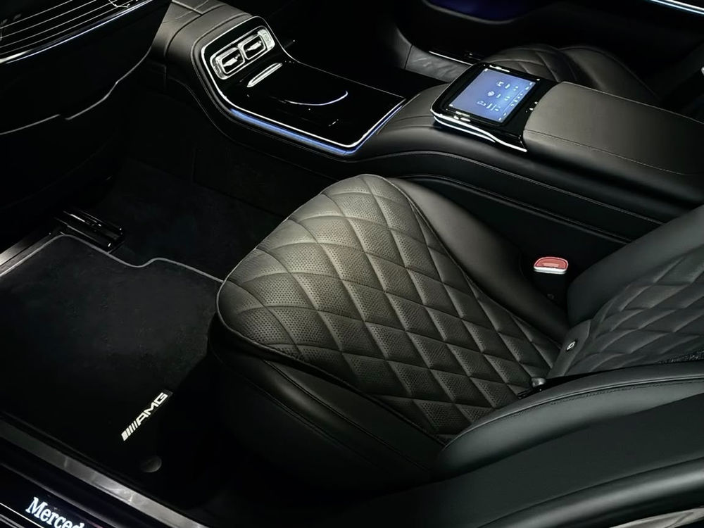 Intérieur Mercedes Classe S pour une excursion privée en Provence