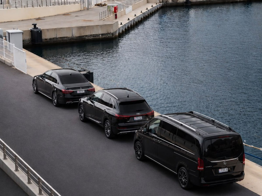 Flotta All Drive sul molo del porto di Monaco