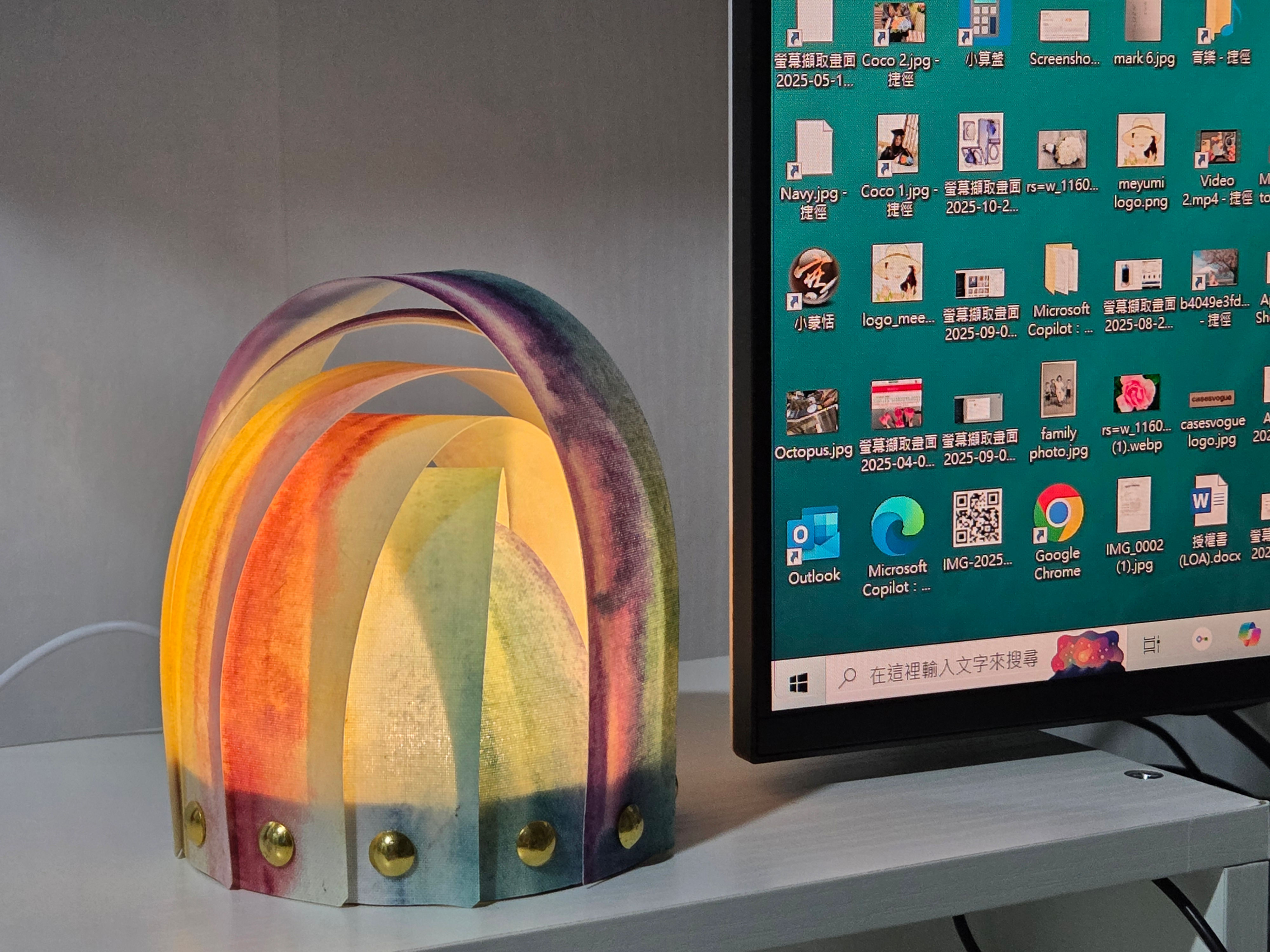 SL006-0083 扭抱旋風 LED燈 (3色+9級光暗)